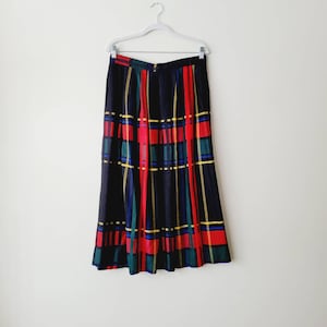 Dark Bold Plaid Pleated Midi Skirt. Academia Aesthetic Modest Prep School Skirt. Vintage Holiday Plaid Circle Skirt with Pockets