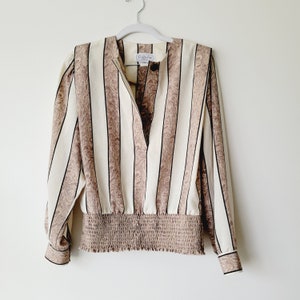 Vintage Leslie Fay Vertical Striped Blouse. Neutral Beige and Cream Business Casual Top. Bold Shoulder Smocked Hem Adjustable Blouse