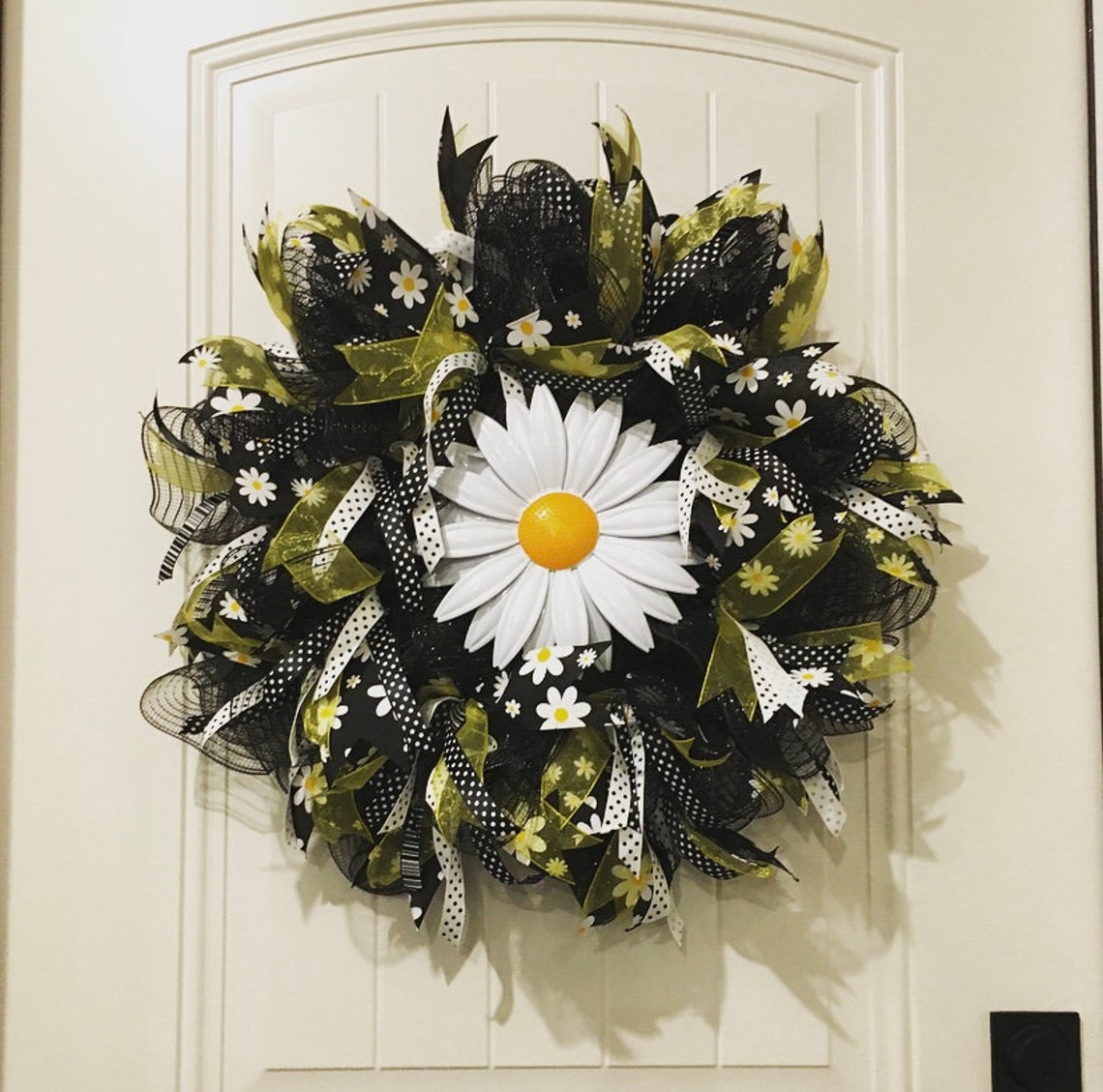 Daisy Wreath Black and Yellow Wreath Flower Wreath Spring Etsy