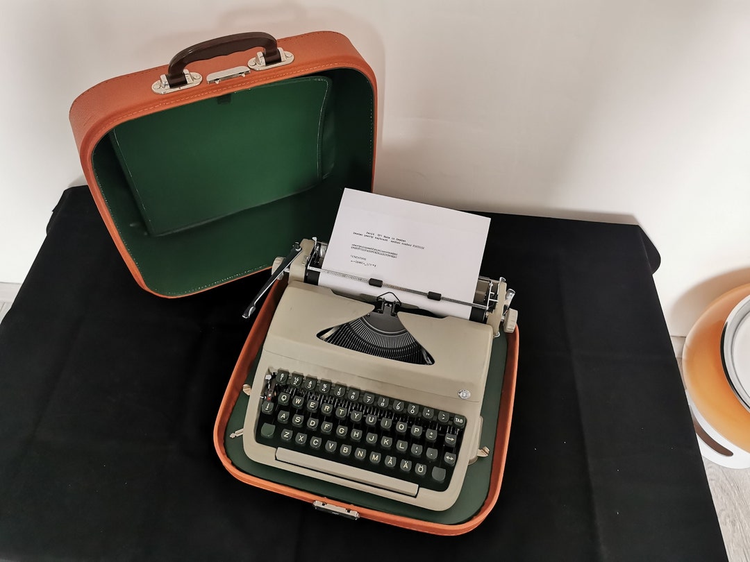 Facit Typewriter Model TP1 Made in 1958 QWERTY Original Condition With