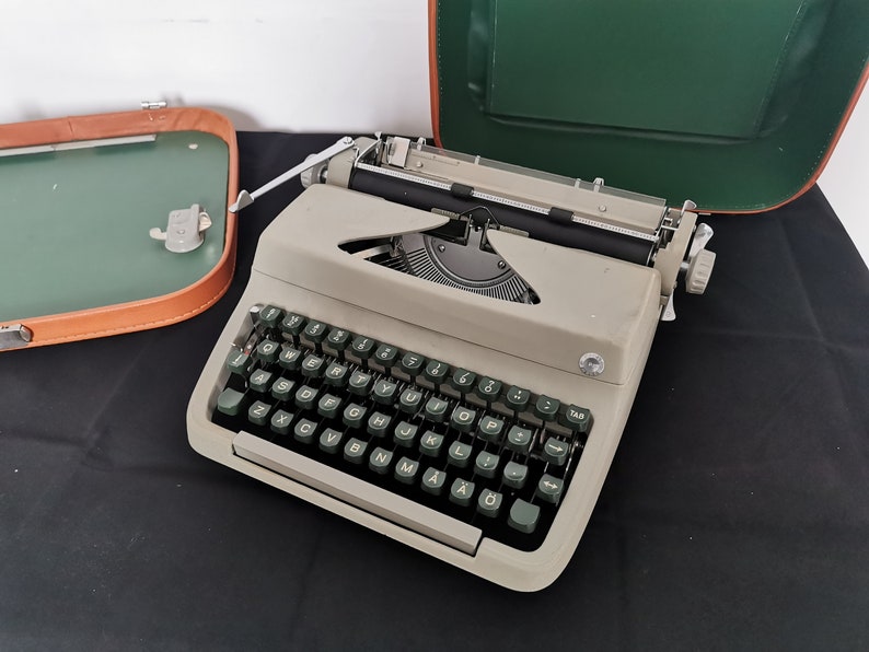 Facit Typewriter Model TP1 Made in 1958 QWERTY Original Condition With