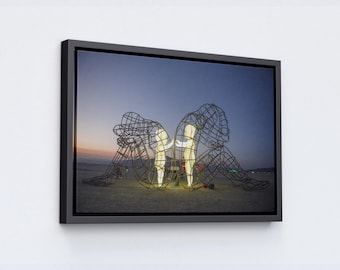 Burning Man Canvastavla: Alexander Milovs kärleksskulptur