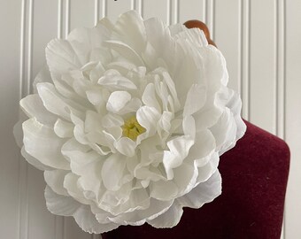 White silk flower brooch white flower shoulder flower pin brooches flower brooch wedding accessories women accessories bridal accessories