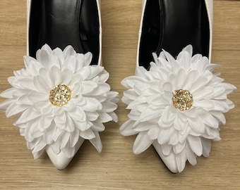White flower shoe clips wedding accessories white gold flower shoe clips bridesmaids shoe clips gifts wedding accessories shoes accessories