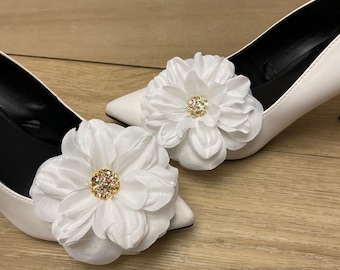 White flower shoe clips wedding flower shoe clips accessories bridal shoe clips accessories wedding accessories shoes accessories gifts