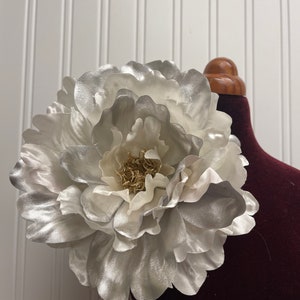 Large white silver bridal flower brooch pin oversized brooch flower brooch pin wedding accessories womens flower brooch pin shoulder corsage