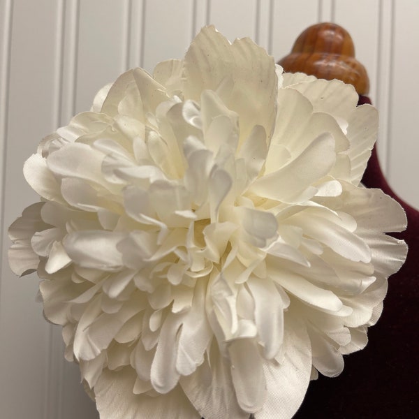 Broche de fleur blanche broche de fleur de pivoine broche de fleur de fête accessoires de mariage broche de mariée broche de fleur pour femme taille 5 pouces