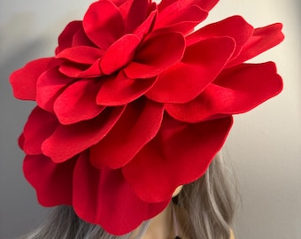 Große rote Blume Fascinator Hut: Kentucky Derby Tea Party