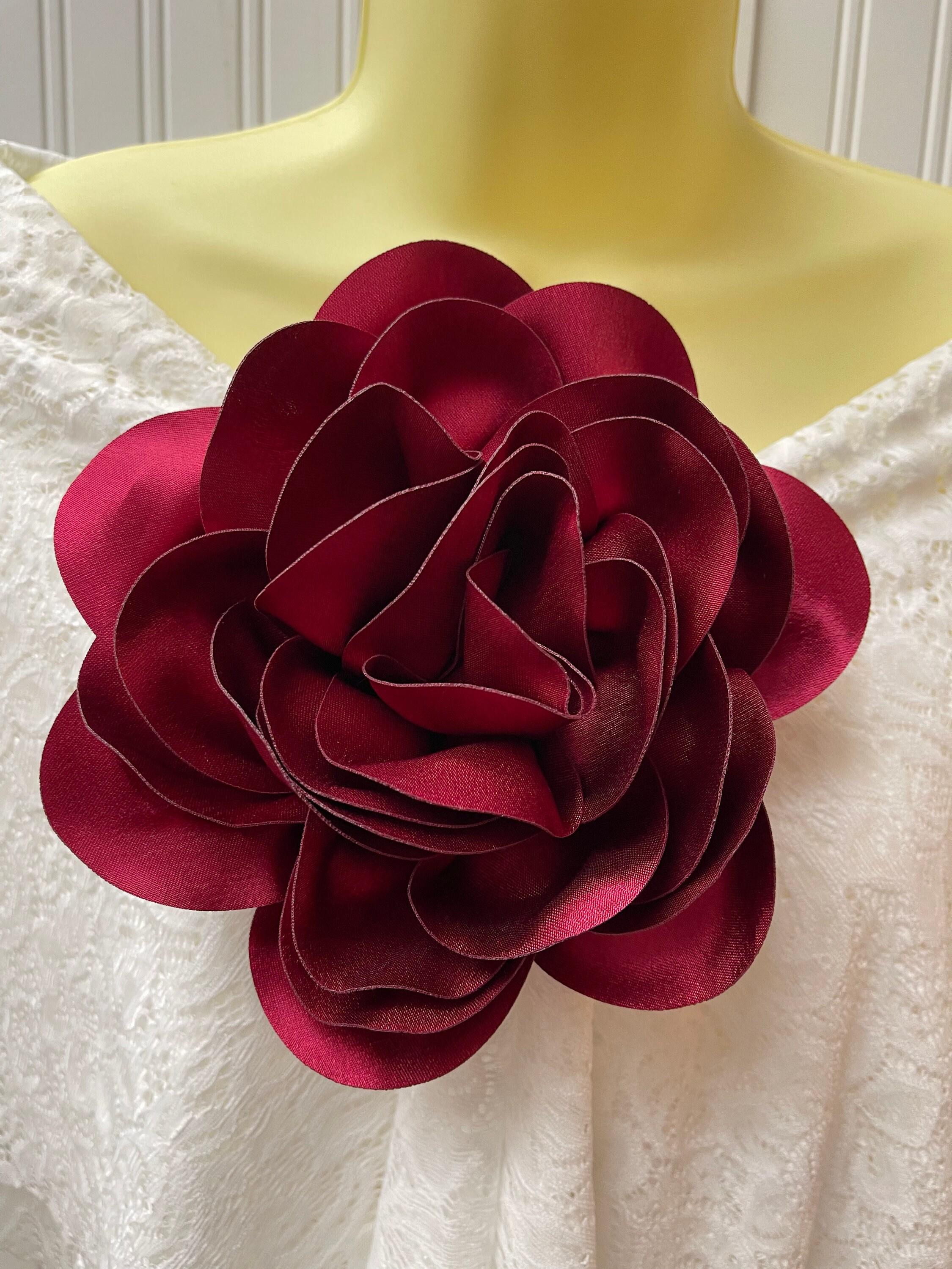 Large White Silk Flower Brooch Large Flower Brooch Shoulder Etsy