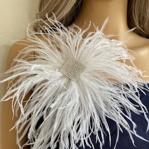 Large White feather brooch pin shoulder corsage women’s flower brooch accessories 10” white feather brooch wedding accessories
