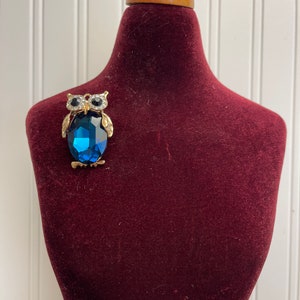 Cute blue owl brooch pin shoulder corsage owl brooch pin rhinestone owl accessories owl jewelry owl pin teacher appreciation gifts