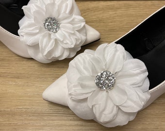 White flower  wedding shoe clips women’s white flower shoe clips bridal white flower shoe clips accessories wedding shoe clips gifts for her