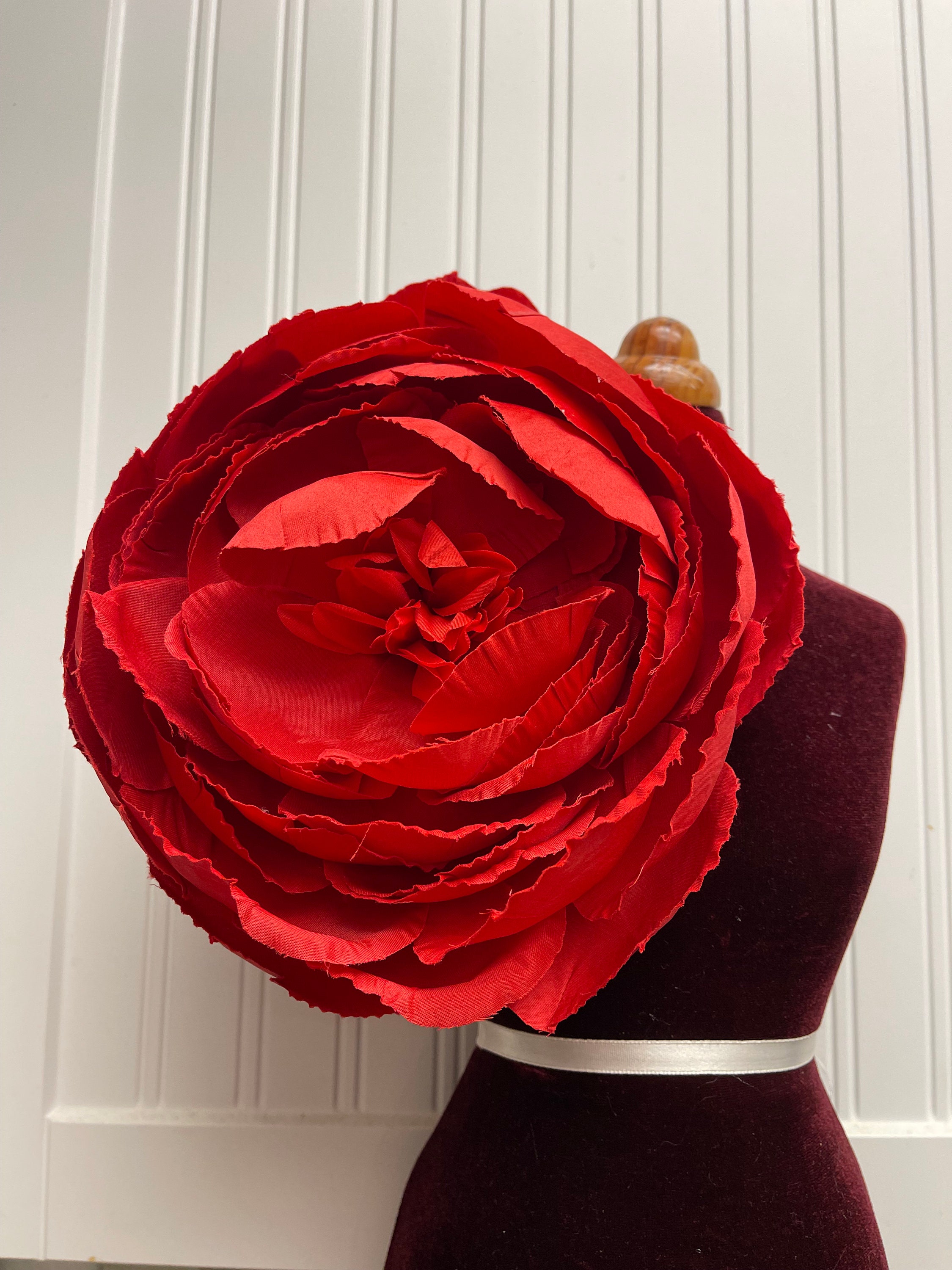 ブローチ・コサージュ Red Silk Flower Brooch Large Red Flower Brooch Pin Shoulder Corsage Red Party