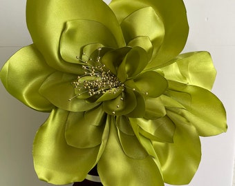 Broche Ancienne Décorative 'Grande Chartreuse' Motif Fleur - Matière Probablement Nacre, Occasion