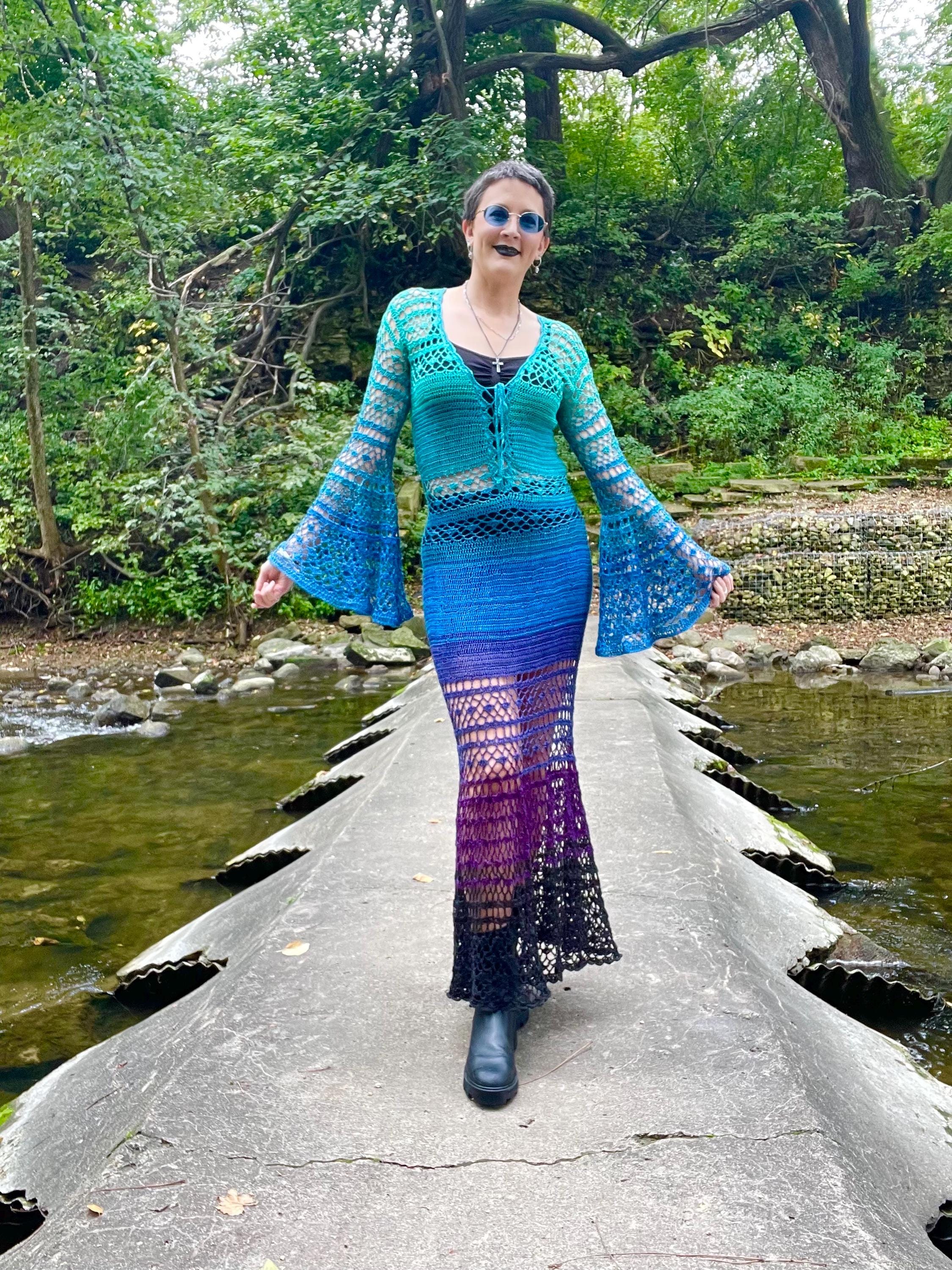 crochet morticia dress Finished the Morticia dress (by BJax on YouTube) just in time for my bday : r/crochet