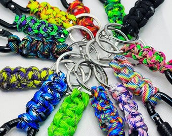 Llavero y mosquetón de paracord