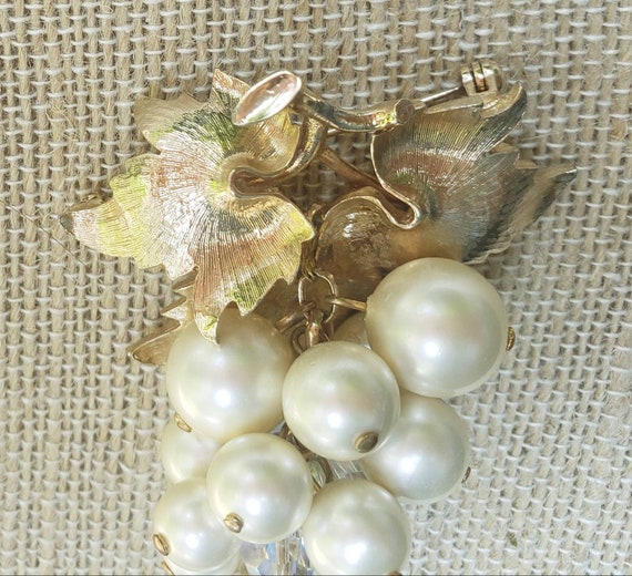 Vintage Gold, Pearl & Crystal Grapevine Brooch - image 2