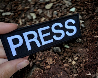 Écusson PRESS brodé : à coudre, repasser, velcro sur l'envers