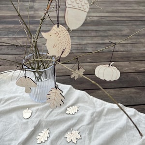 Autumn decoration wooden pendant set | hedgehog, leaves, pumpkin | autumnal decoration | 6 wooden pendants | autumnal window decoration