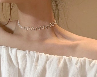 Zierlicher Choker, schlichte Halskette in silber