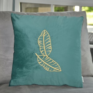 Boho velvet cushion cover with decorative embroidery in green Sofa velvet cushion cover 45 x 45 cm Velvet Pillow Cover image 6