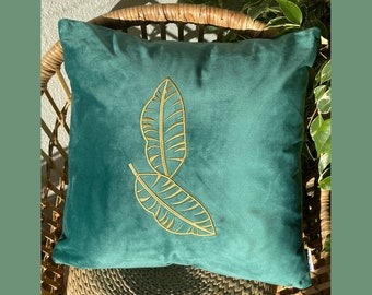 Boho velvet cushion cover with decorative embroidery in green | Sofa velvet cushion cover | 45 x 45 cm | Velvet Pillow Cover