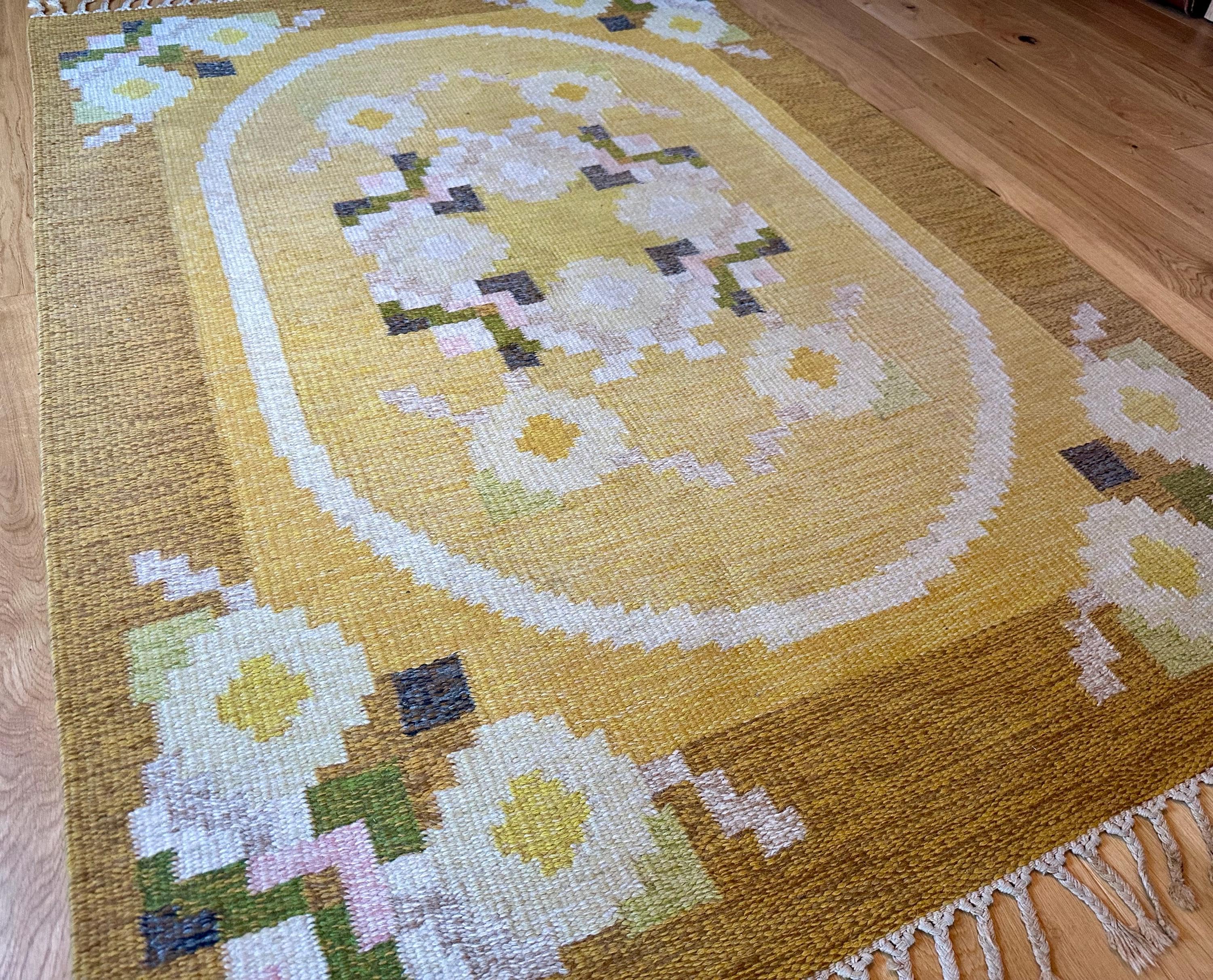 Large Yellow Röllakan Rug by Ingegerd Silow: Mid-Century Modern Kilim