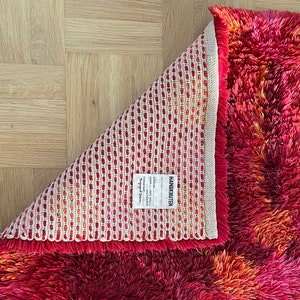 Red Swedish Handwoven Knotted-Pile Rug by Ingegerd Silow 6'3 x 4'7 Handmade Rya Carpet 1960's Original Label 193 x 140 cm image 2