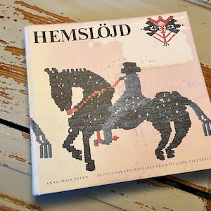 Swedish Craft Book “Hemslöjd” (Domestic Art) | 1970 | by Anna-Maja Nylén | Swedish Textile Art Book | Röllakan Flatweave