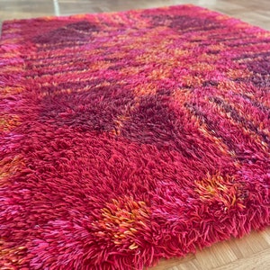 Red Swedish Handwoven Knotted-Pile Rug by Ingegerd Silow 6'3 x 4'7 Handmade Rya Carpet 1960's Original Label 193 x 140 cm image 5