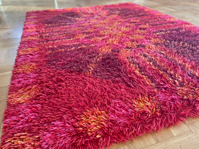 Red Swedish Handwoven Knotted-Pile Rug by Ingegerd Silow 6'3 x 4'7 Handmade Rya Carpet 1960's Original Label 193 x 140 cm image 5