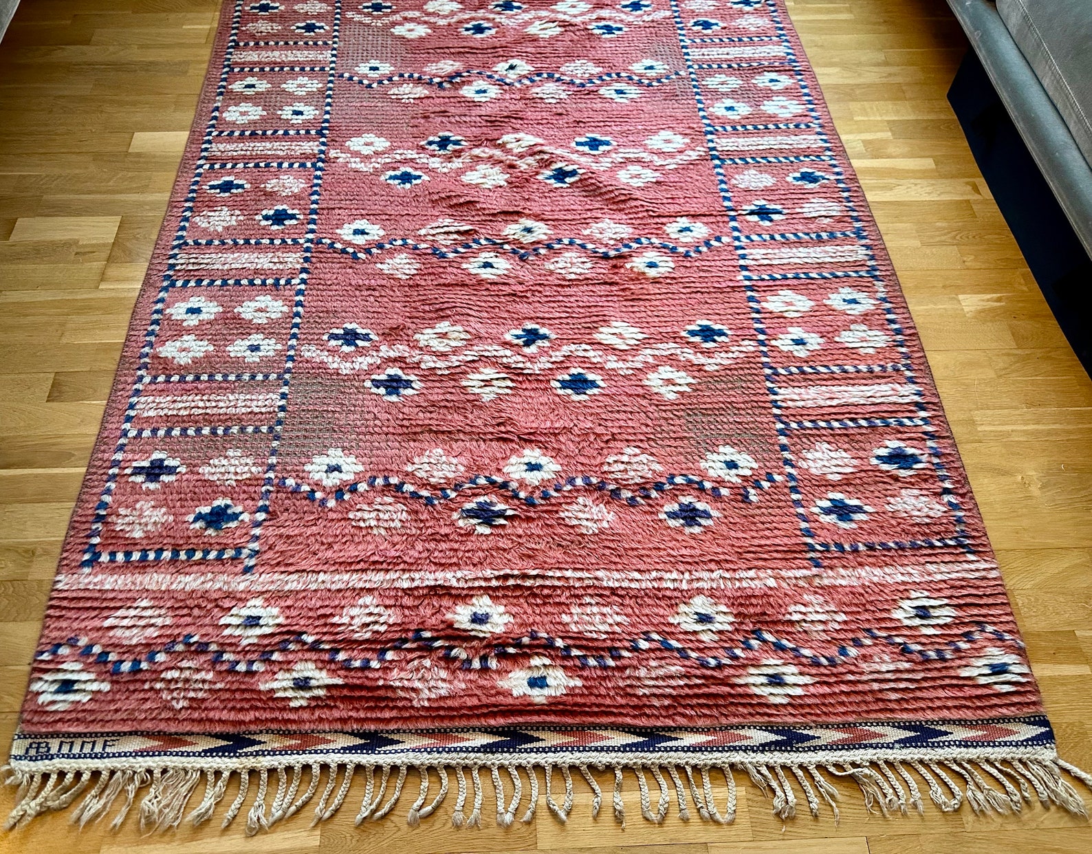 M rta M s fjetterstr m Swedish Rug Designed 1928 7 3 X 4 7 Signed M rta M s fjetterstr m Swedish Rug Designed 1928 7 3 X 4 7 Signed