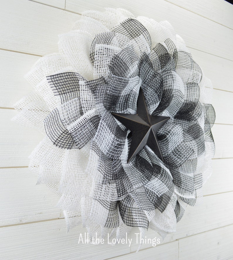 Front door wreath Black /& White Farmhouse Flower with Rustic Star Modern Farmhouse Wreath Buffalo Plaid Country Wreath