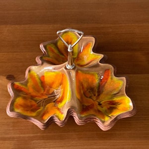 California Pottery Sequoia Ware Plato dividido de nueces de caramelo con mango Tazón para servir amarillo, naranja y tostado #607 USA MCM Home Decor.
