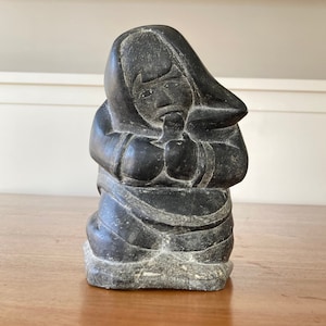 Inuit Carving Large 8lb Black Grey Soapstone Sculpture Hand Crafted Stone Art Native Canadiana Arctic Eskimo Figurine Artisan Certificate