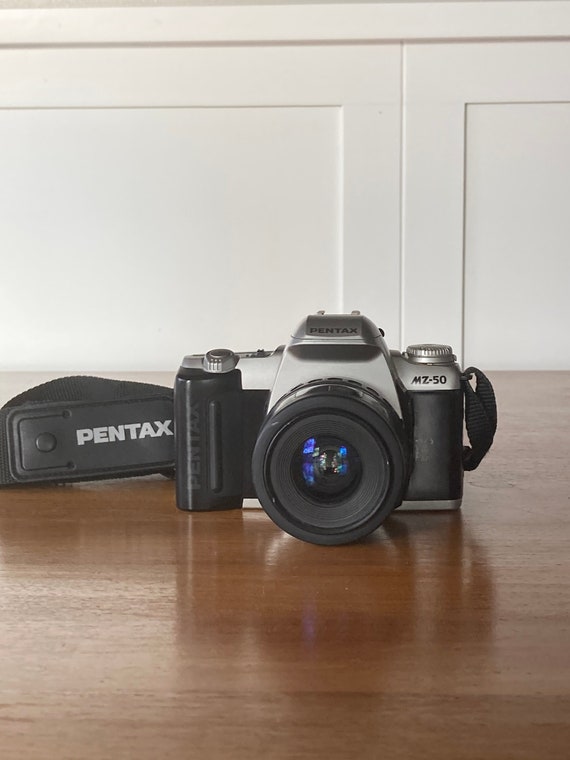 Pentax MZ-50 Aka ZX50 35mm Camera With SMC PENTAX 1:4 - 5.6 Pentax MZ-50 Aka ZX50 35mm Camera With SMC PENTAX 1:4 - 5.6