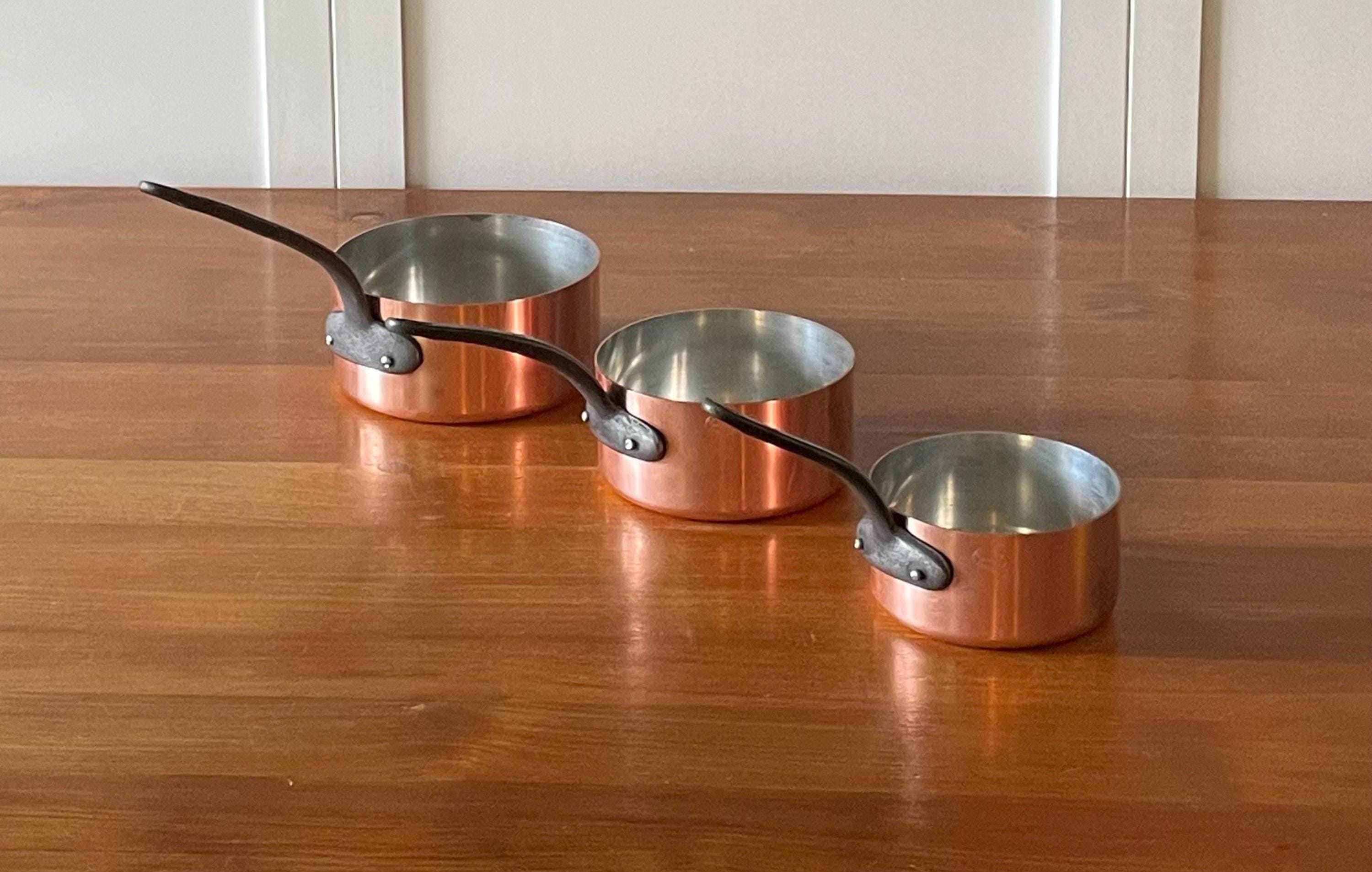 Casseroles en cuivre, ensemble de deux, marquées made in Portugal, 1980. | €40