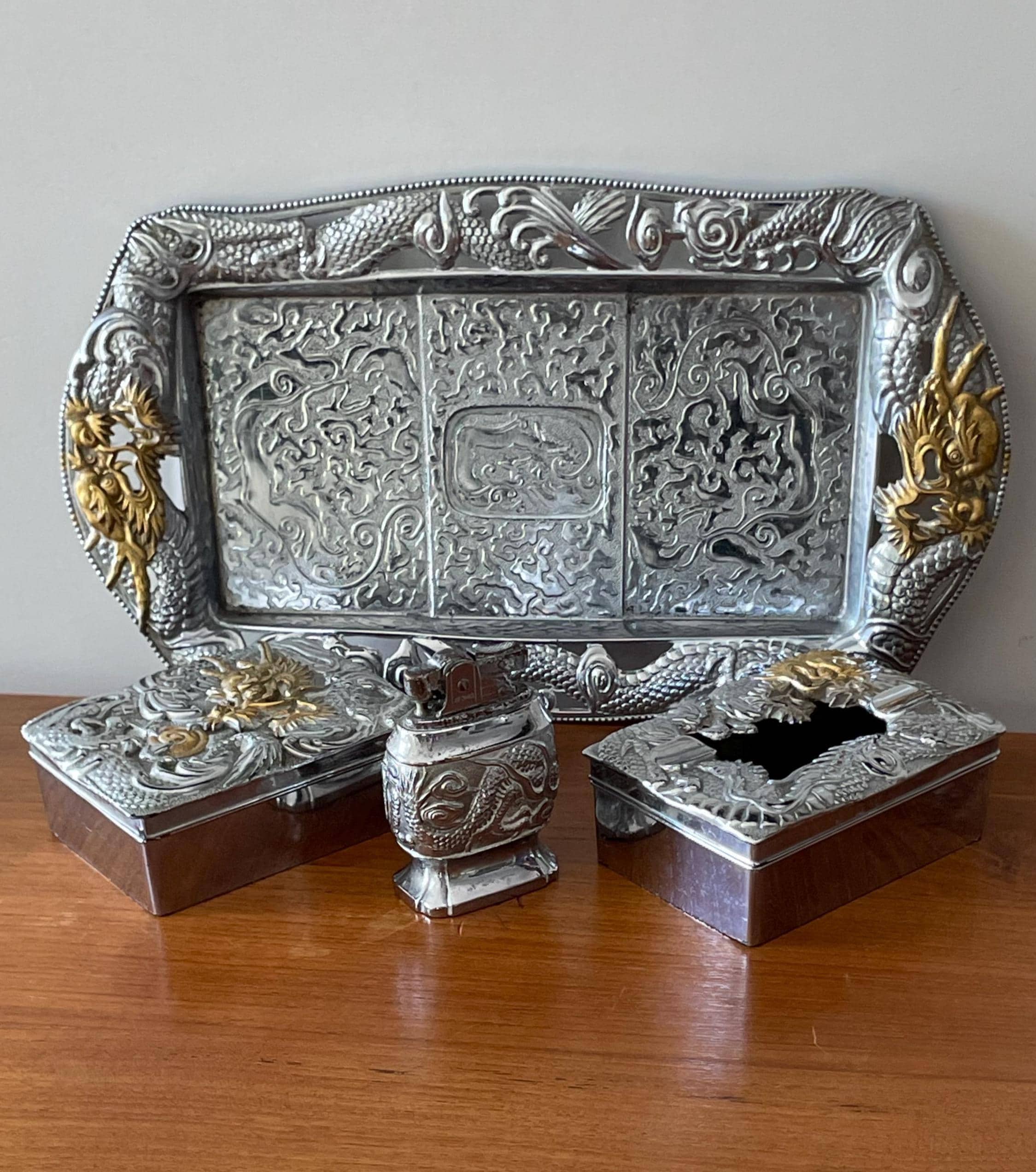 美品 1930年代（昭和初期◇幾何学模様 シルバー製（銀製）二つ折りタバコ