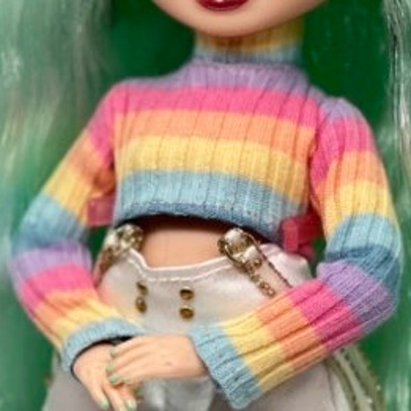 Sweater for dolls