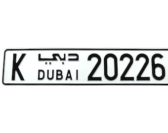 Placa de carro Dubai Euro Europeia Emirados Árabes Unidos Placa de metal personalizada em relevo feita na UE com seu texto