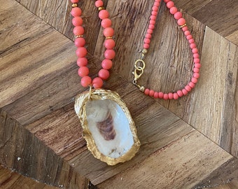 Oyster shell natural gold gilded necklace with coral beads