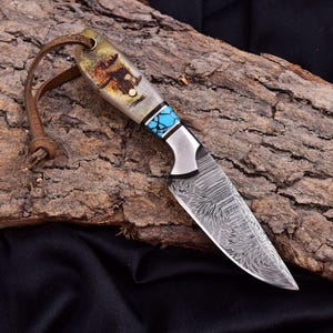 Handmade Damascus Skinner Knife Set – Ram Horn & Turquoise Handle, Leather Sheaths image 8
