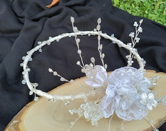 Bridal floral tiara Rustic wedding flower wreath Bridal hair crown, Garden wedding headband Flower crown for hair