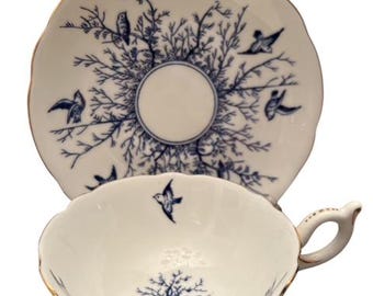 Tasse à thé et soucoupe en porcelaine de Coalport Bone China, Angleterre, motif oiseau bleu, rehaussés d'or