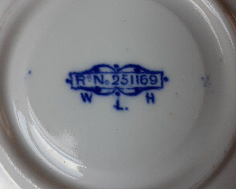 Late Victorian William Hudson /& Son Imari bone china trio