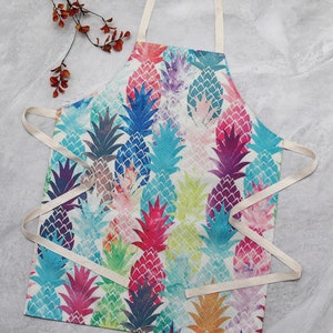 Rainbow Pineapple Tropical Floral Full Adult Apron Cute Kitchen Graden Apron Christmas Birthday Gift for Mom Grandma Wife Aunt