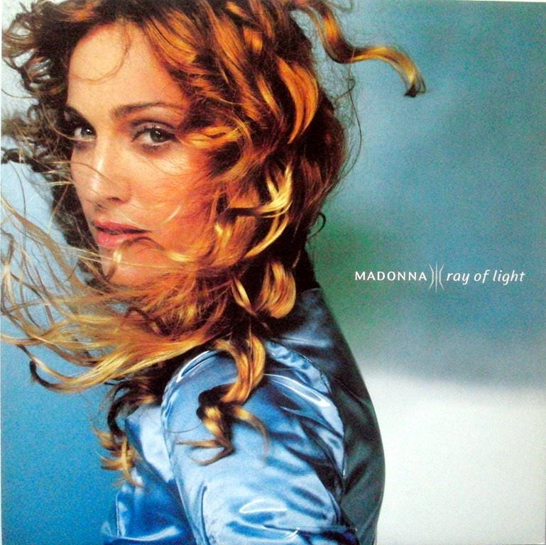 マドンナ　Ray Of Light　1998年 宣伝用 ディスプレイスタンド マドンナ Ray Of Light 1998年 宣伝用 ディスプレイスタンド Amazon.co