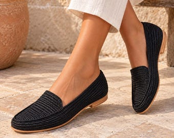 Damesschoenen van raffia, handgemaakte Marokkaanse loafers, schoenen voor een strandbruiloft, geweven stro loafers, boho instapschoenen, platte zomermuiltjes voor dames