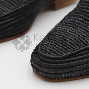 Men’s handmade derby shoes crafted from polished raffia with a refined woven texture. These artisan loafers offer a lightweight, breathable fit and a stylish blend of classic derby design and natural materials. Perfect for weddings, summer outfits, or everyday wear, they showcase Moroccan craftsmanship with a sleek, elegant finish.