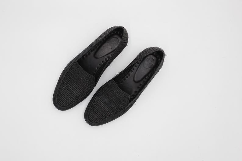 Wedding raffia shoes for men, handmade Moroccan raffia loafers, stylish raffia shoes for men, vegan raffia shoes, artisan-crafted men’s loafers, breathable summer footwear, casual and formal raffia shoes, perfect gift for him, lightweight Moroccan shoes.